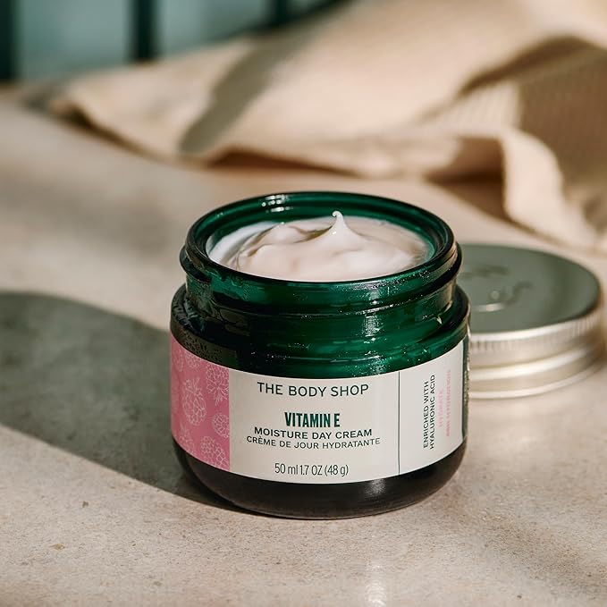 The Body Shop Vitamin E Moisture Cream – Fast Absorbing – Hydrates, Moisturizes and Protects – For Dehydrated Skin – 1.7 oz